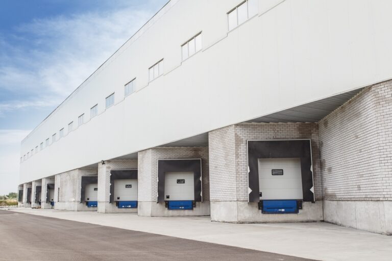 The Various Dock Types in Freight Shipping and Their Purpose